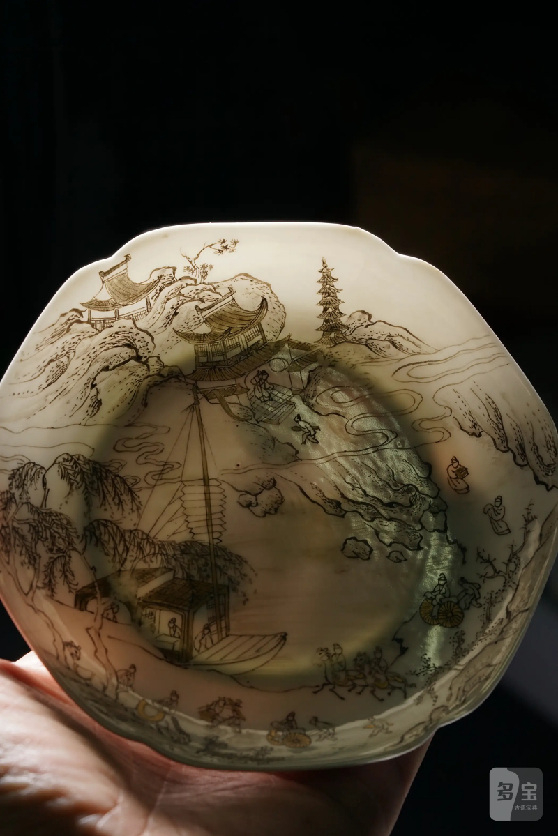清雍正 墨彩描金山水人物纹葵口碟一对 - 图14